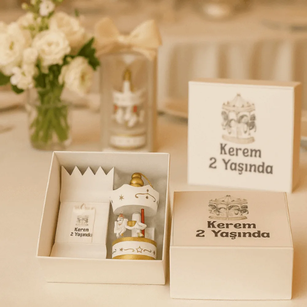 Atlı Karınca Temalı Kişiye Özel Doğum Günü Hediyelik Kutusu (İsim ve Yaş Yazılı) Atlı Karınca Temalı Kişiye Özel Doğum Günü Hediyelik Kutusu (İsim ve Yaş Yazılı)