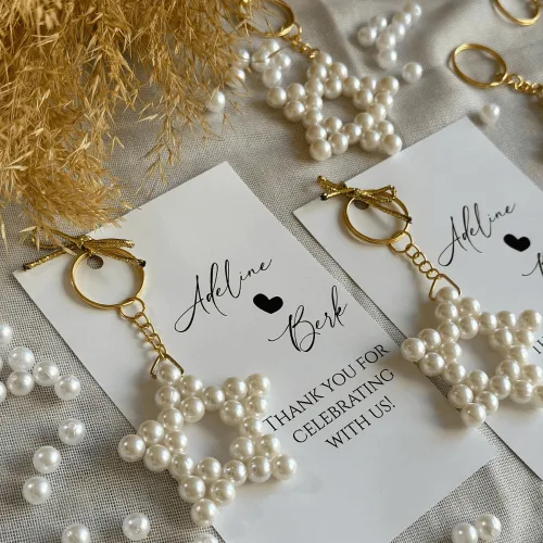 İnci Detaylı Yıldız Anahtarlık Hediyeliği – Kişiye Özel Nikah & Nişan Hediyesi İnci Detaylı Yıldız Anahtarlık Hediyeliği – Kişiye Özel Nikah & Nişan Hediyesi
