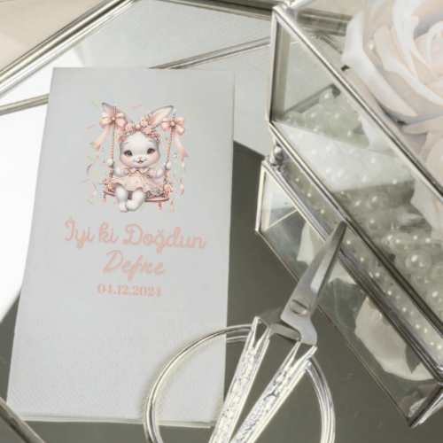 Kişiye Özel Doğum Günü Peçetesi – Tatlı Tavşan Temalı İsim ve Tarih Baskılı Parti Peçetesi