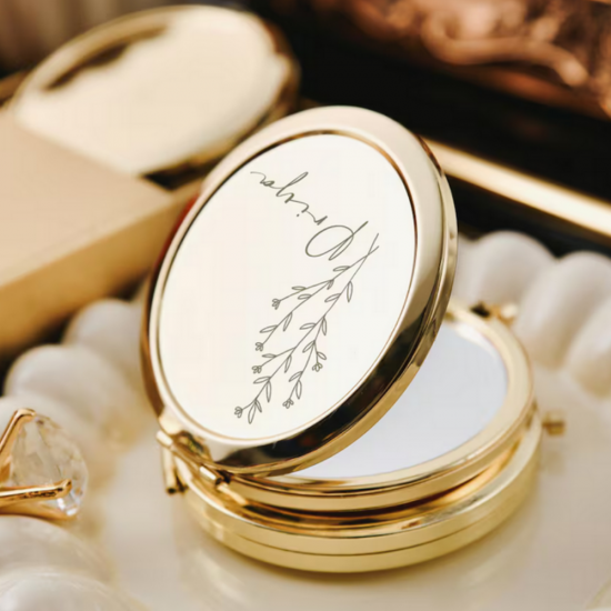 Kişiye Özel Gold Cep Aynası – Zarif Çiçek Desenli, Şık ve Taşınabilir Makyaj Aynası