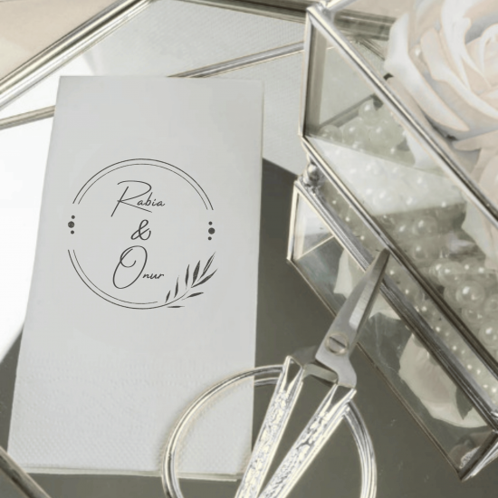 Kişiye Özel İsim Baskılı Düğün Peçetesi – Minimal Çelenk Tasarımlı Nikah & Söz Masası Peçetesi