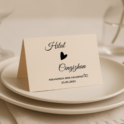 Kişiye Özel Kalp Detaylı Nişan Masa İsim Kartı – Hilal & Cengizhan Modeli