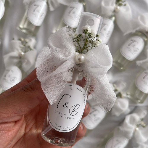 Kişiye Özel Kolonya Şişesi Hediyelik – Kurdeleli ve İsim Etiketli Düğün & Nişan Hatırası