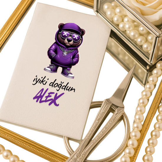 Kişiye Özel Mor Hip-Hop Ayı Doğum Günü Peçetesi – İsim Yazılı Parti Tasarımı