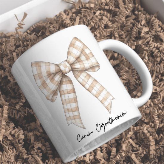 Kişiye Özel Öğretmen İçin Fiyonk Tasarım Kupa – Öğretmene Hediye Kupa Bardak