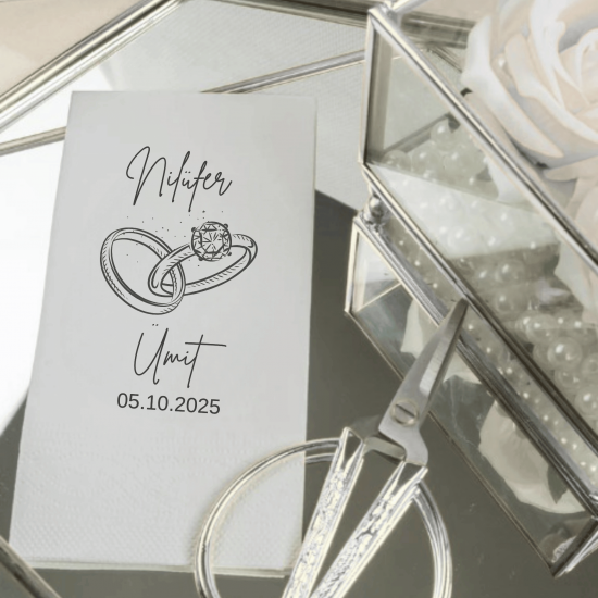 Kişiye Özel Yüzük Tasarımlı Düğün Peçetesi – İsim ve Tarih Baskılı Nikah & Söz Masası Peçetesi
