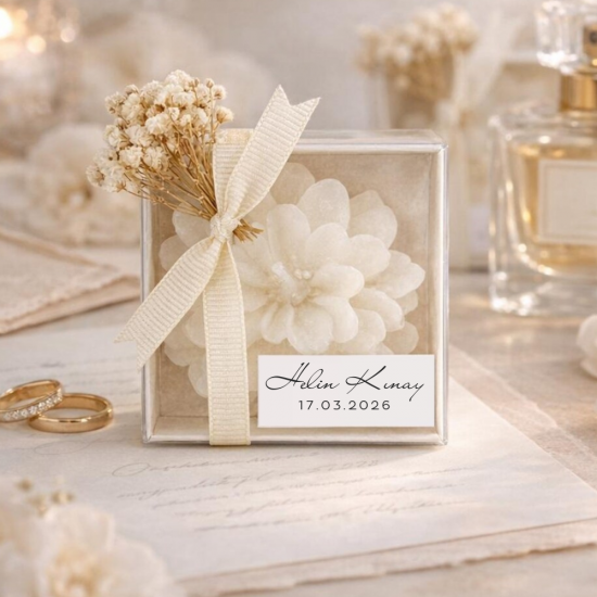 Şeffaf Kutulu Çiçek Mum Hediyelik – Kişiye Özel İsimli Nikah & Söz Hatırası
